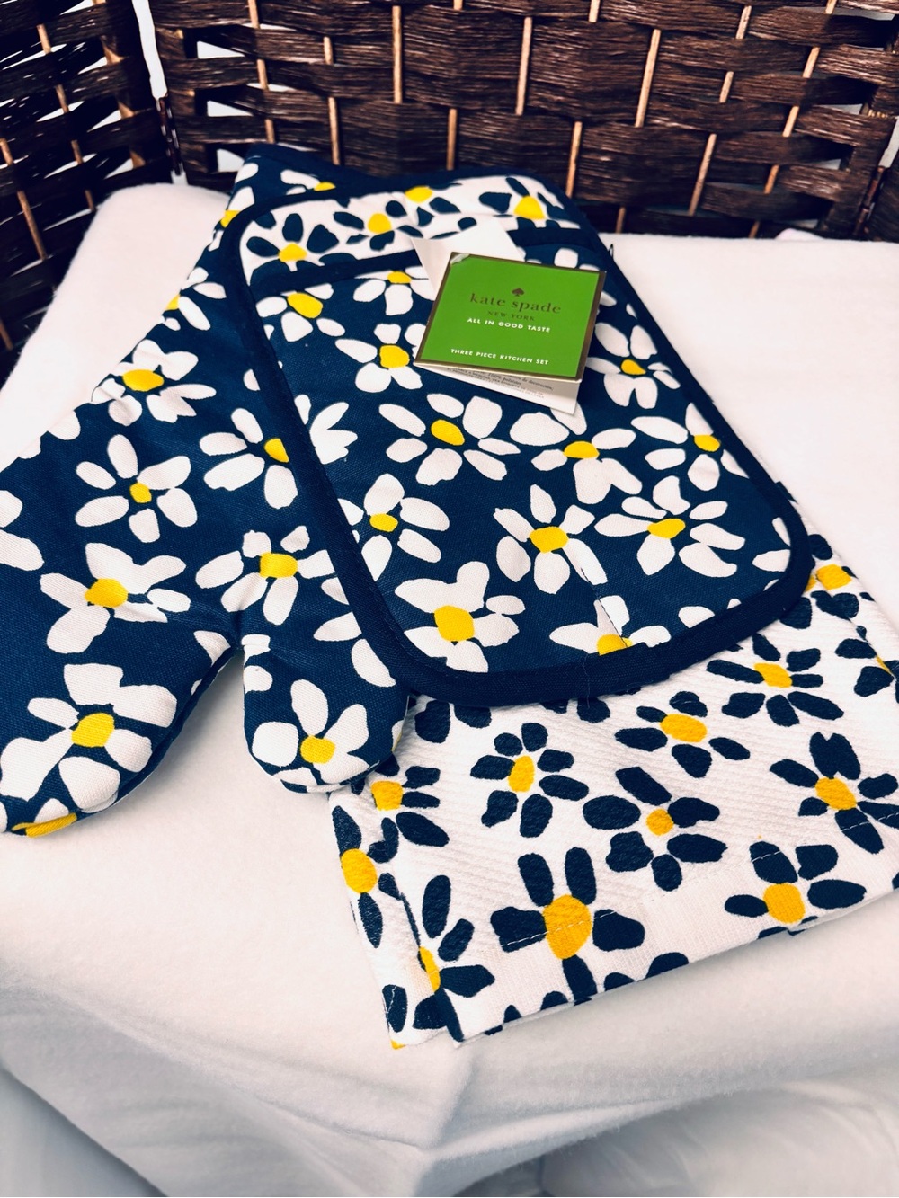 NWT Kate Spade New York "All In Good Taste" 3-Piece Daisy Kitchen Set
